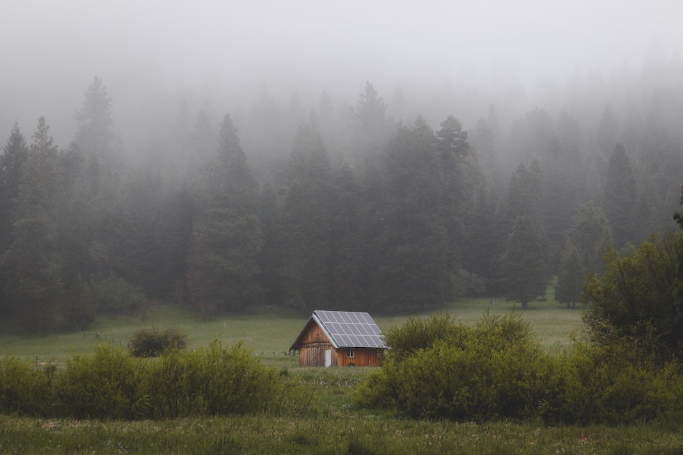 What does it mean to live off the grid?