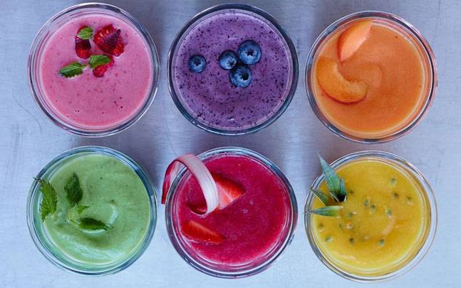 How to Whip Up Delicious Detox Smoothies From Your Own Garden