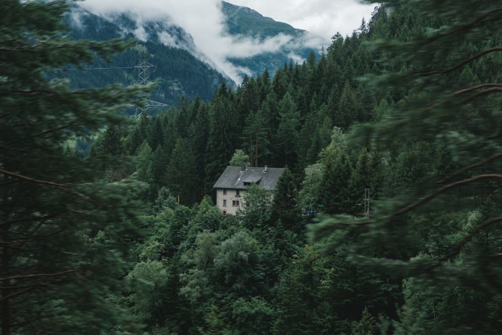 Best place to live off the grid: house in the mountains.